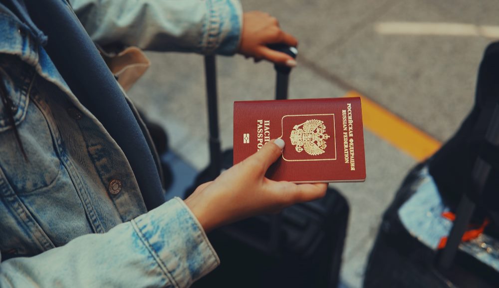 BE diskuton sot per ndalimin e turisteve ruse, Holanda pro nismes